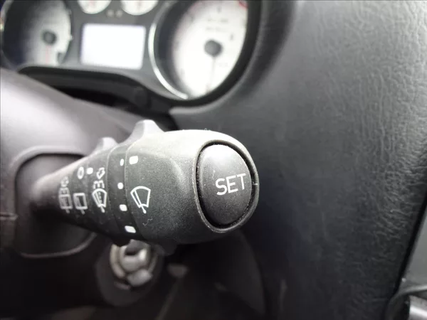 Alfa Romeo 147 1,9 JTD 110kW - foto 36