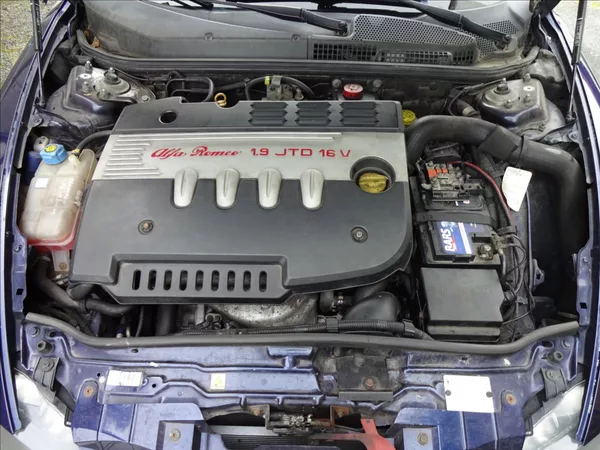 Alfa Romeo 147 1,9 JTD 110kW - foto 38