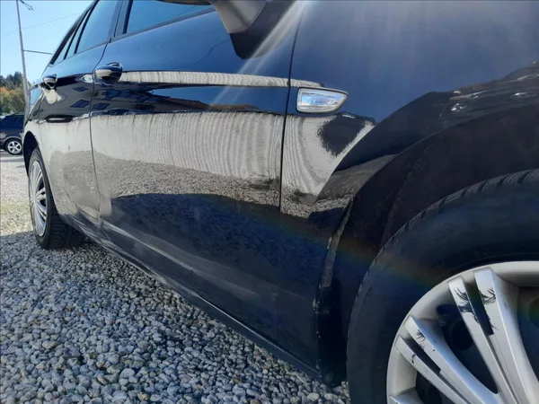 Opel Astra 1,6 CDTi 81kW - foto 10