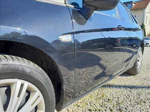 Opel Astra 1,6 CDTi 81kW - foto 15