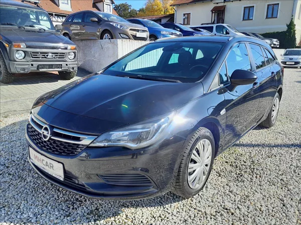 Opel Astra 1,6 CDTi 81kW - foto 3