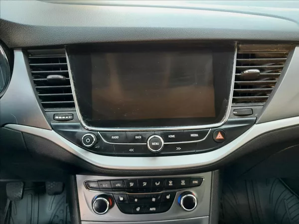 Opel Astra 1,6 CDTi 81kW - foto 36
