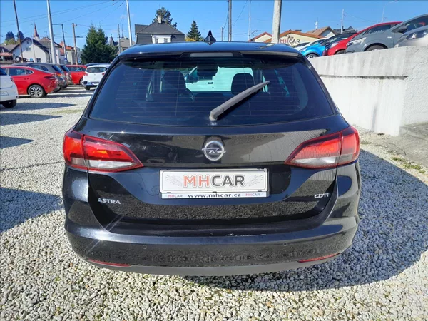 Opel Astra 1,6 CDTi 81kW - foto 6