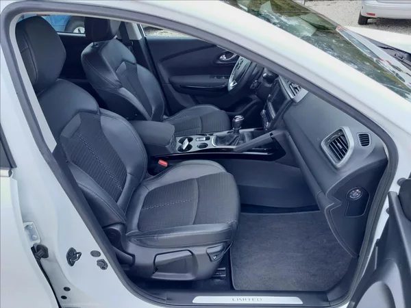 Renault Kadjar 1,2 TCe 96kW LIMITED - foto 29