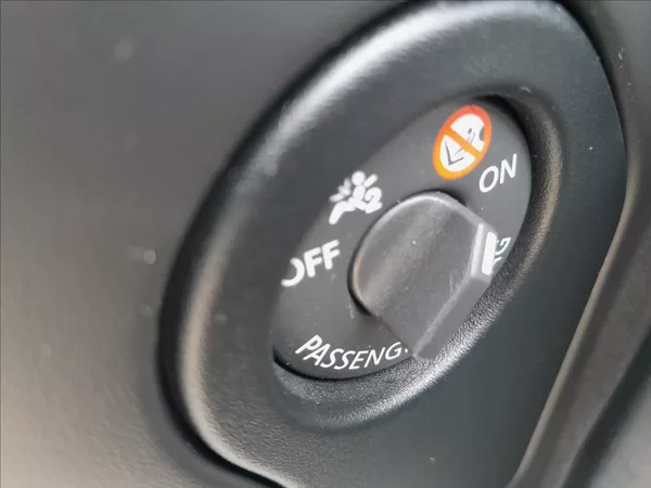 Renault Kadjar 1,2 TCe 96kW LIMITED - foto 32