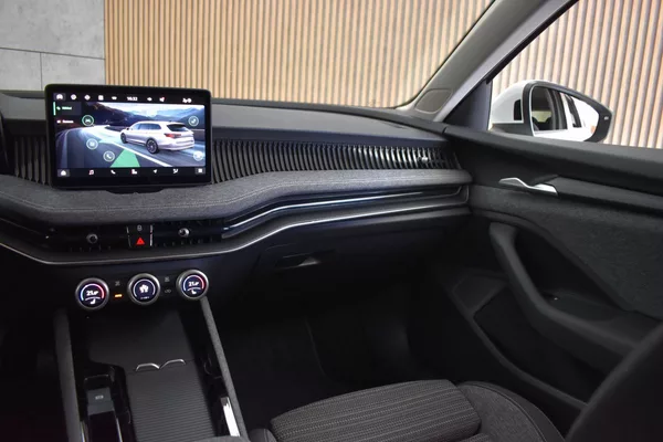 Škoda Superb TDI 142kW 4x4*TAŽNÉ*DPH*ČR 1.M - foto 11