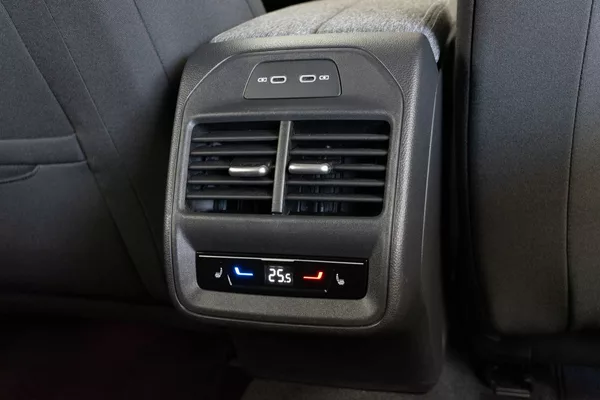 Škoda Superb TDI 142kW 4x4*TAŽNÉ*DPH*ČR 1.M - foto 16