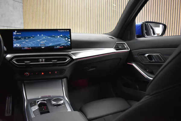 BMW Řada 3 320 xD ///M*TAŽNÉ*ČR*MOD 2023 - foto 10