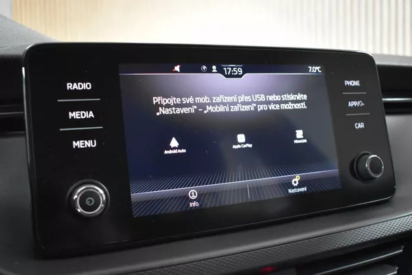 Škoda Scala 1.6 TDI 85kW ACC*Mirror Link* - foto 20