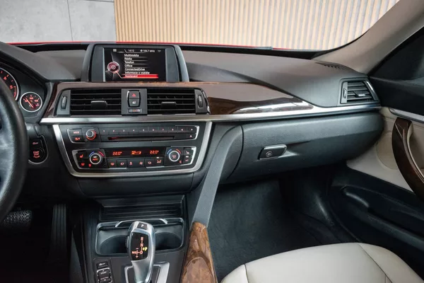 BMW Řada 3 330dGT xDrive//M*LUXURY*ČR*DPH - foto 9