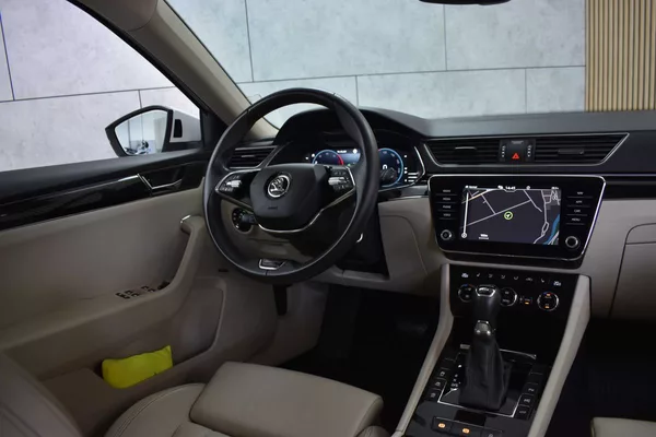 Škoda Superb TDI 147kW 4x4*L&K*TAŽNÉ*ČR 1.M - foto 10