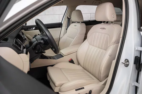 Škoda Superb TDI 147kW 4x4*L&K*TAŽNÉ*ČR 1.M - foto 12