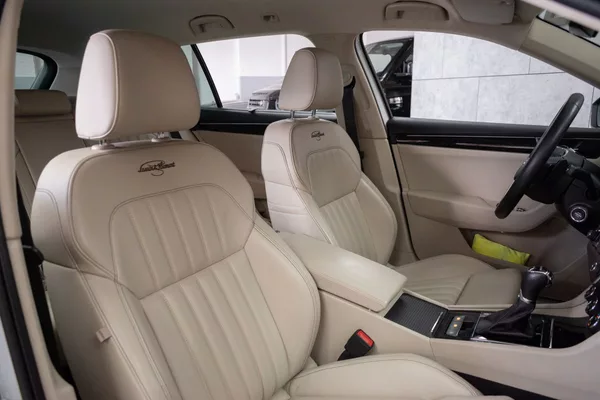 Škoda Superb TDI 147kW 4x4*L&K*TAŽNÉ*ČR 1.M - foto 13