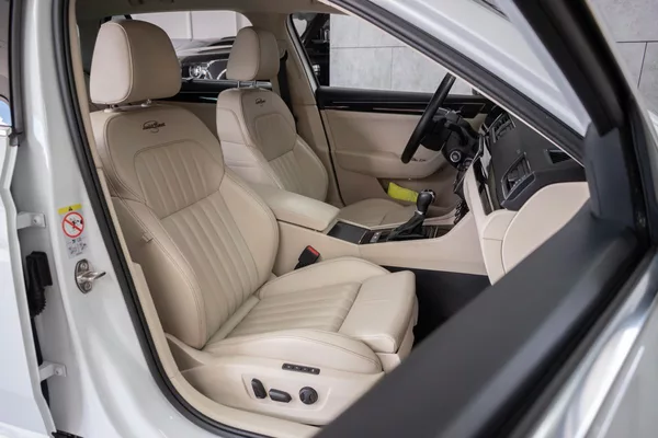 Škoda Superb TDI 147kW 4x4*L&K*TAŽNÉ*ČR 1.M - foto 14