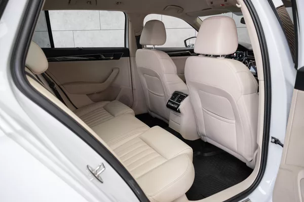 Škoda Superb TDI 147kW 4x4*L&K*TAŽNÉ*ČR 1.M - foto 16