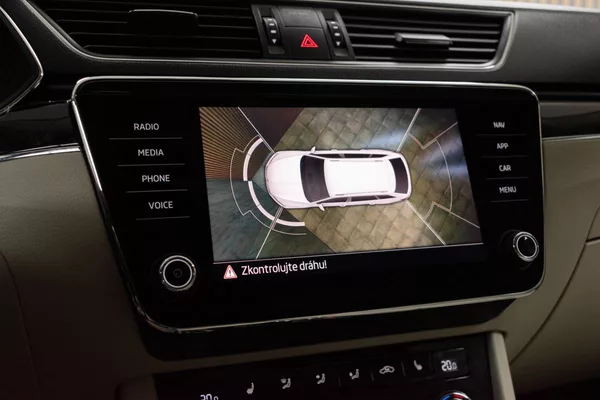 Škoda Superb TDI 147kW 4x4*L&K*TAŽNÉ*ČR 1.M - foto 30