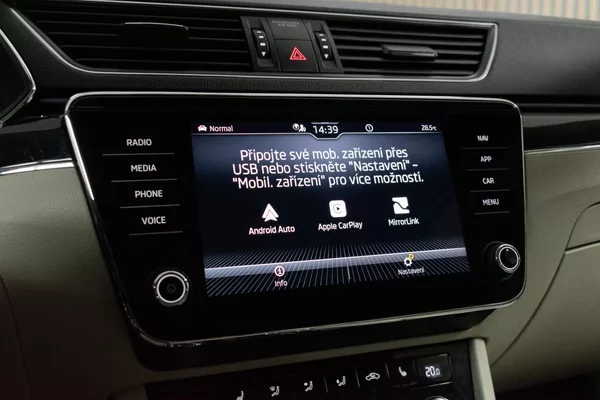 Škoda Superb TDI 147kW 4x4*L&K*TAŽNÉ*ČR 1.M - foto 33