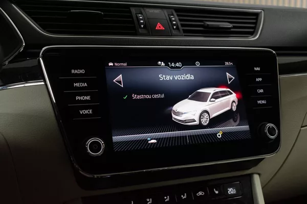 Škoda Superb TDI 147kW 4x4*L&K*TAŽNÉ*ČR 1.M - foto 37