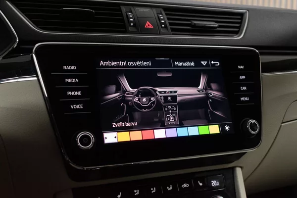 Škoda Superb TDI 147kW 4x4*L&K*TAŽNÉ*ČR 1.M - foto 39