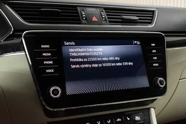 Škoda Superb TDI 147kW 4x4*L&K*TAŽNÉ*ČR 1.M - foto 40