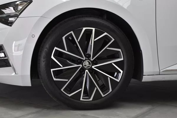 Škoda Superb TDI 147kW 4x4*L&K*TAŽNÉ*ČR 1.M - foto 42