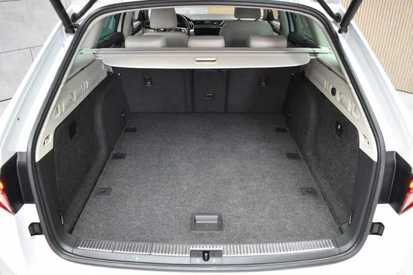 Škoda Superb TDI 147kW 4x4*L&K*TAŽNÉ*ČR 1.M - foto 46