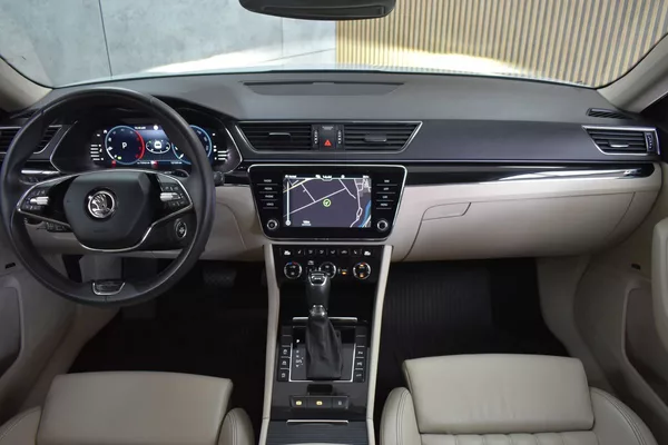 Škoda Superb TDI 147kW 4x4*L&K*TAŽNÉ*ČR 1.M - foto 9