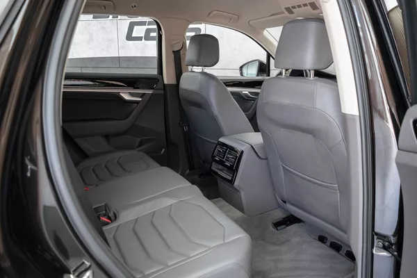 Volkswagen Touareg 3.0 TDI 210kW EXCLUSIVE*ČR 1.M - foto 12