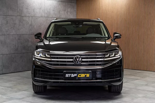 Volkswagen Touareg 3.0 TDI 210kW EXCLUSIVE*ČR 1.M - foto 2