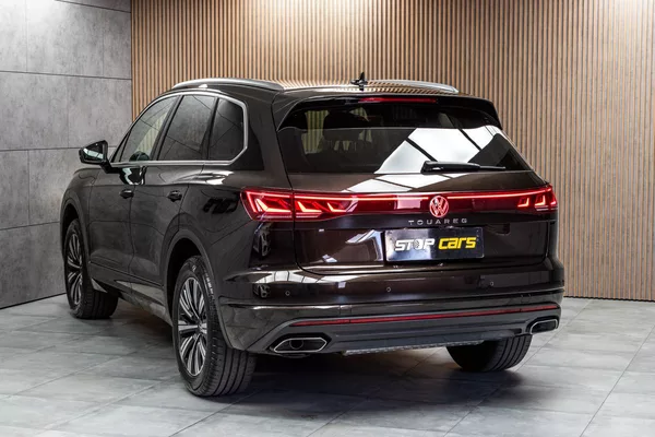 Volkswagen Touareg 3.0 TDI 210kW EXCLUSIVE*ČR 1.M - foto 4