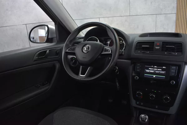 Škoda Yeti 1.2 TSI 81kW *OFFROAD ACTIVE* - foto 8