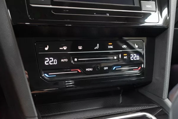 Volkswagen Passat 1.5 TSI DSG*BUSINESS*DPH*ČR 1M - foto 22