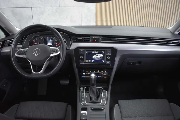 Volkswagen Passat 1.5 TSI DSG*BUSINESS*DPH*ČR 1M - foto 7