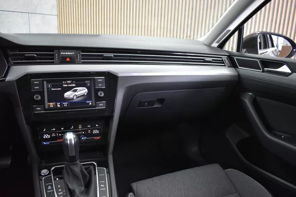 Volkswagen Passat 1.5 TSI DSG*BUSINESS*DPH*ČR 1M - foto 9