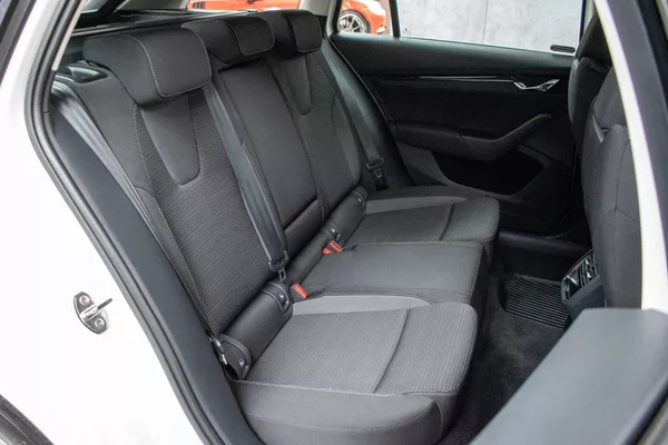 Škoda Octavia 2.0 TDI 110kW AMBITION+*ČR*1.M - foto 13