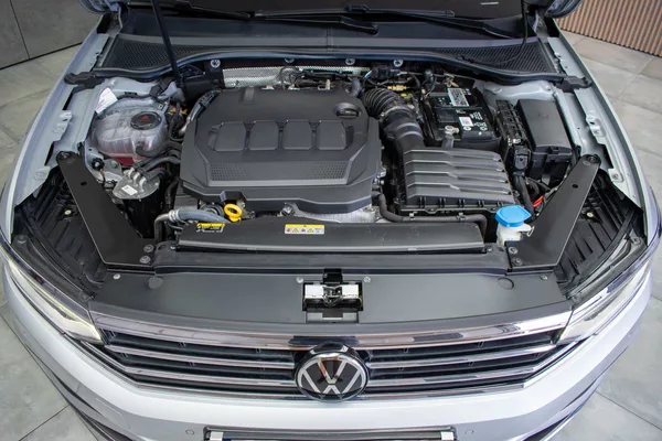 Volkswagen Passat 2.0 TDI ELEGANCE*ACC*ČR*1.MAJ - foto 35