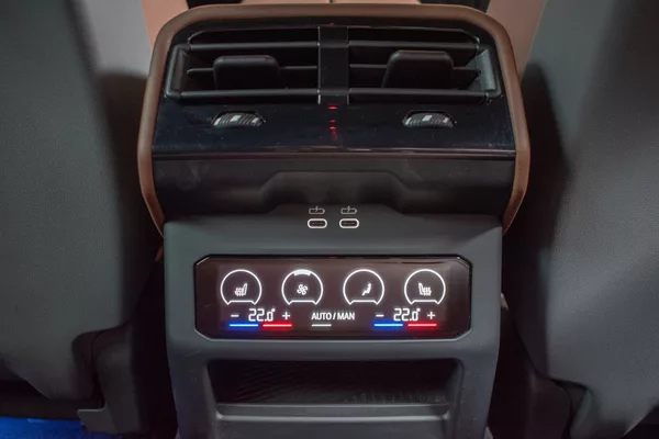BMW Řada 5 540d xDrive ///M*HK*ČR*ZÁRUKA - foto 16