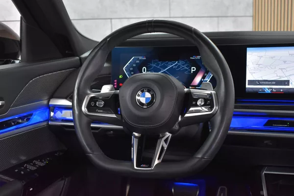 BMW Řada 7 740d xDrive ///MSPORT*AIR*DPH* - foto 18