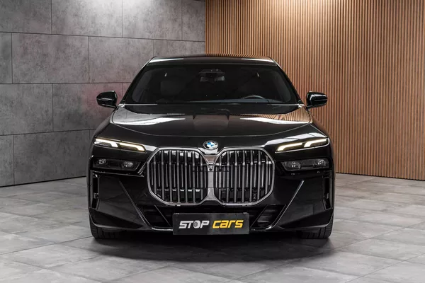 BMW Řada 7 740d xDrive ///MSPORT*AIR*DPH* - foto 2