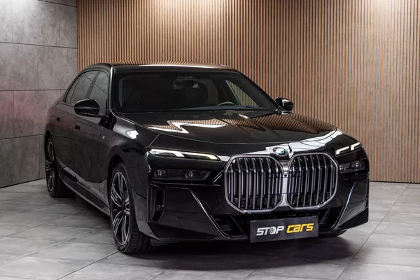 BMW Řada 7 740d xDrive ///MSPORT*AIR*DPH* - foto 3