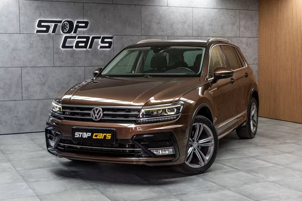 Volkswagen Tiguan 2.0 TDI R-LINE*4x4*DSG*TAŽNÉ*