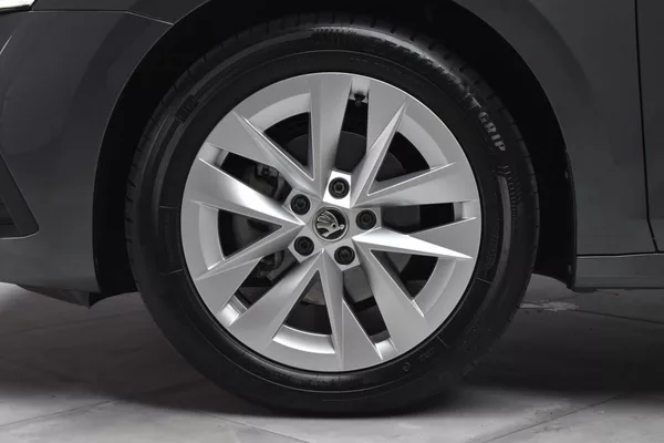 Škoda Octavia 2.0 TDI STYLE*KESSY*DPH*ČR 1.M - foto 34