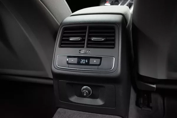 Audi A4 2.0 TDI KAMERA*ACC*VIRTUAL*DPH - foto 14