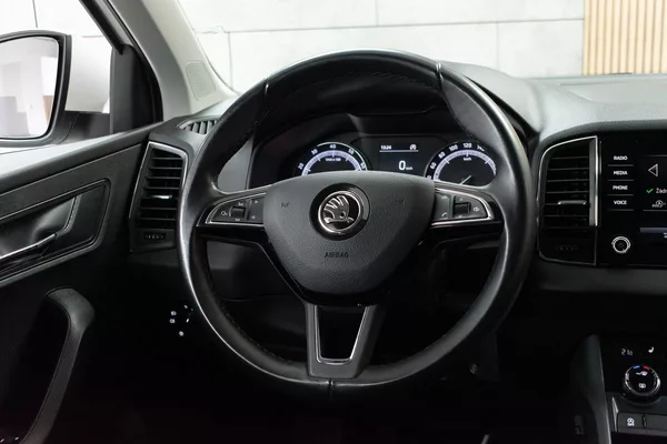 Škoda Karoq 1.5 TSI TAŽNÉ*KAMERA*ČR* - foto 16