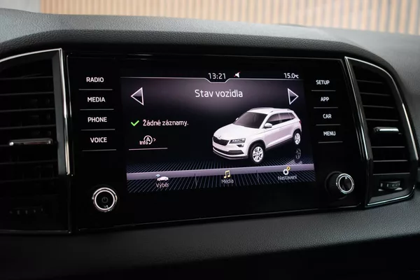 Škoda Karoq 1.5 TSI TAŽNÉ*KAMERA*ČR* - foto 25