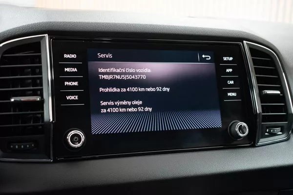 Škoda Karoq 1.5 TSI TAŽNÉ*KAMERA*ČR* - foto 27