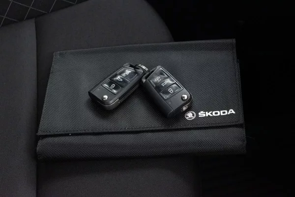 Škoda Karoq 1.5 TSI TAŽNÉ*KAMERA*ČR* - foto 28