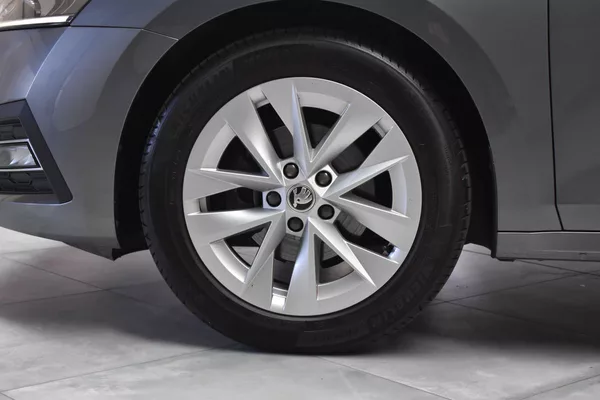 Škoda Octavia 1.5 TSI STYLE*KESSY*DPH*ČR 1.M - foto 31