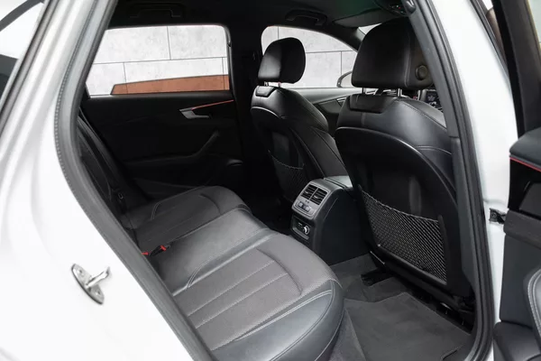 Audi A4 2.0 TDI S-LINE*ACC*TAŽNÉ*DPH* - foto 14
