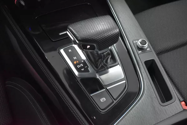 Audi A4 2.0 TDI S-LINE*ACC*TAŽNÉ*DPH* - foto 24